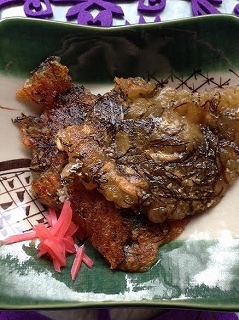 なぜ？奇跡の芋くず天❓️子供からご年配の方まで 食べても飽きないおやつ！ 紫色に引き寄せられる 「紅いも芋くず天ぷら」✨ まちてんの芋くず天は、自宅に持ちかえっても、 固くならず、 モッチもっち～～なんです。 なので、 冷めても美味しいですよ😉 また