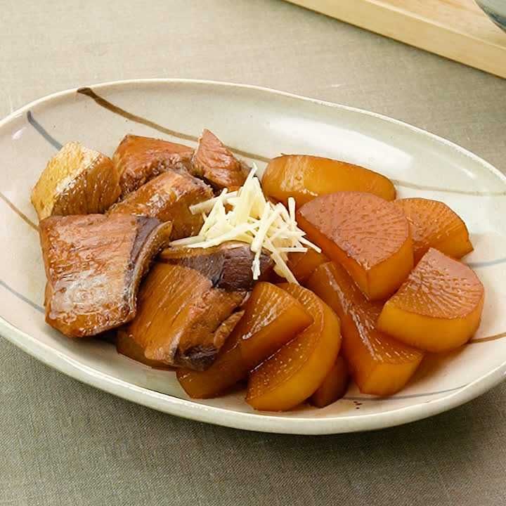 りんご⌇野菜たっぷり献立・お弁当・レシピ❁︎ Mar,26,2020夜ごはん ☪* . ⭐ぶり大根 ⭐菜飯 ⭐ナメコ*すりおろし長芋の味噌汁⭐春菊*椎茸の胡麻和え ⭐菜の花*ごぼう天のさっと煮 ⭐🍓 おうちごはん晩ごはん豊かな食卓フーディーテーブル常備菜