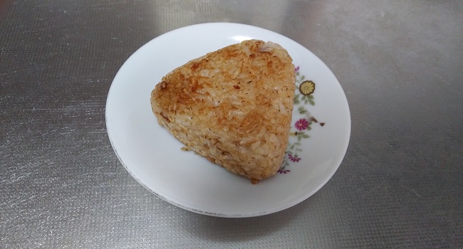 フライパン一つで！焼きおにぎり♫バター醬油味