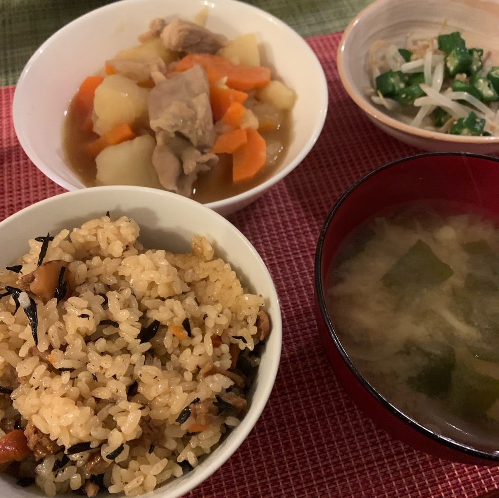 ひき肉で肉じゃがみそ仕立て、松茸の炊き込みご飯eフレンズ ぱくぱく献立くん