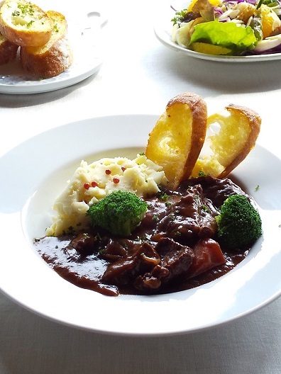 ビーフシチューでワンプレートランチ