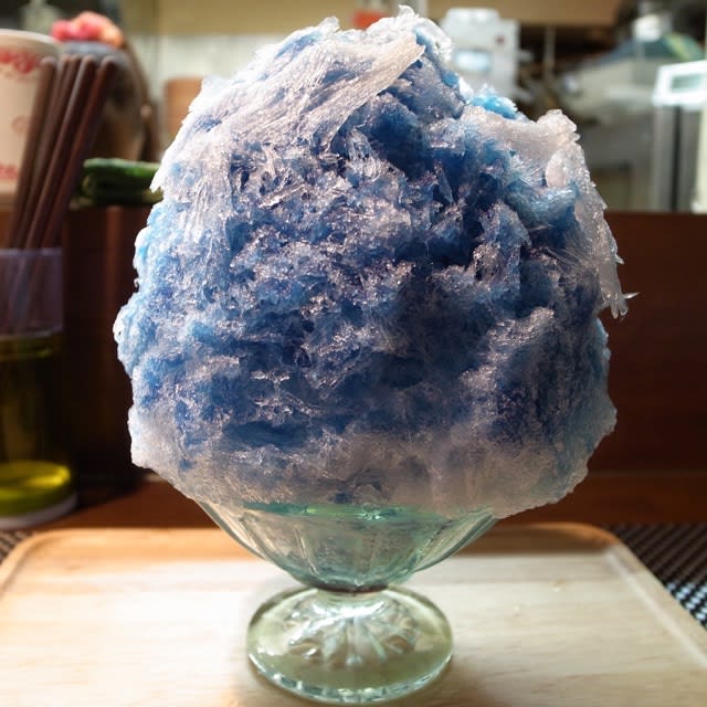 舌についたかき氷シロップの色が「全然落ちない 」 歯科医に聞いてみると？ – grapeグレイプ