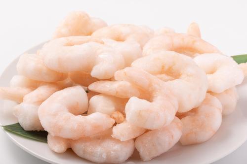 下処理済み！使いやすいIQF バラ凍結 むきえび1ｋｇ バナメイ海老 特大 20 40サイズ 50-70尾程度入り加熱用 バックカット背ワタ取り除き済み 冷凍 剥きエビ むき海老本物を追求するフォーシーズンの通販・お取り寄せなら ぐるすぐり