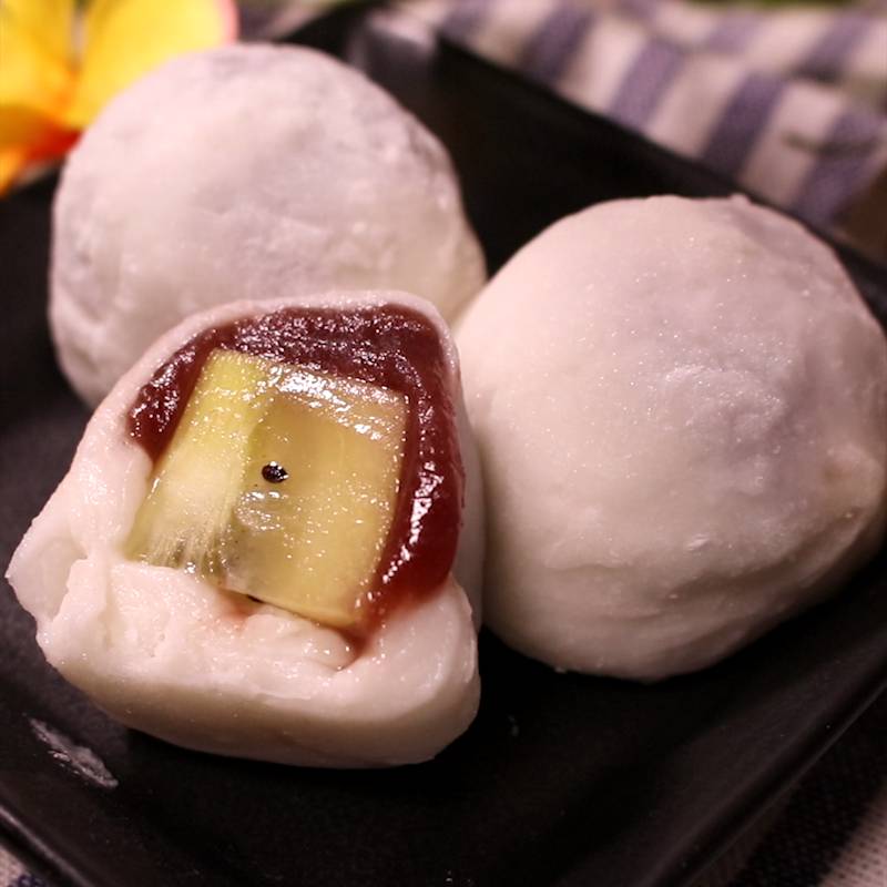 卒業・入学のお祝いに!「桜の紅白饅頭」