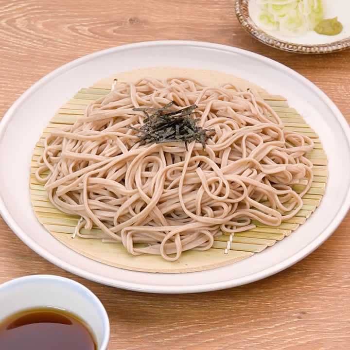 めんつゆ出汁で たっぷりきのこ蕎麦