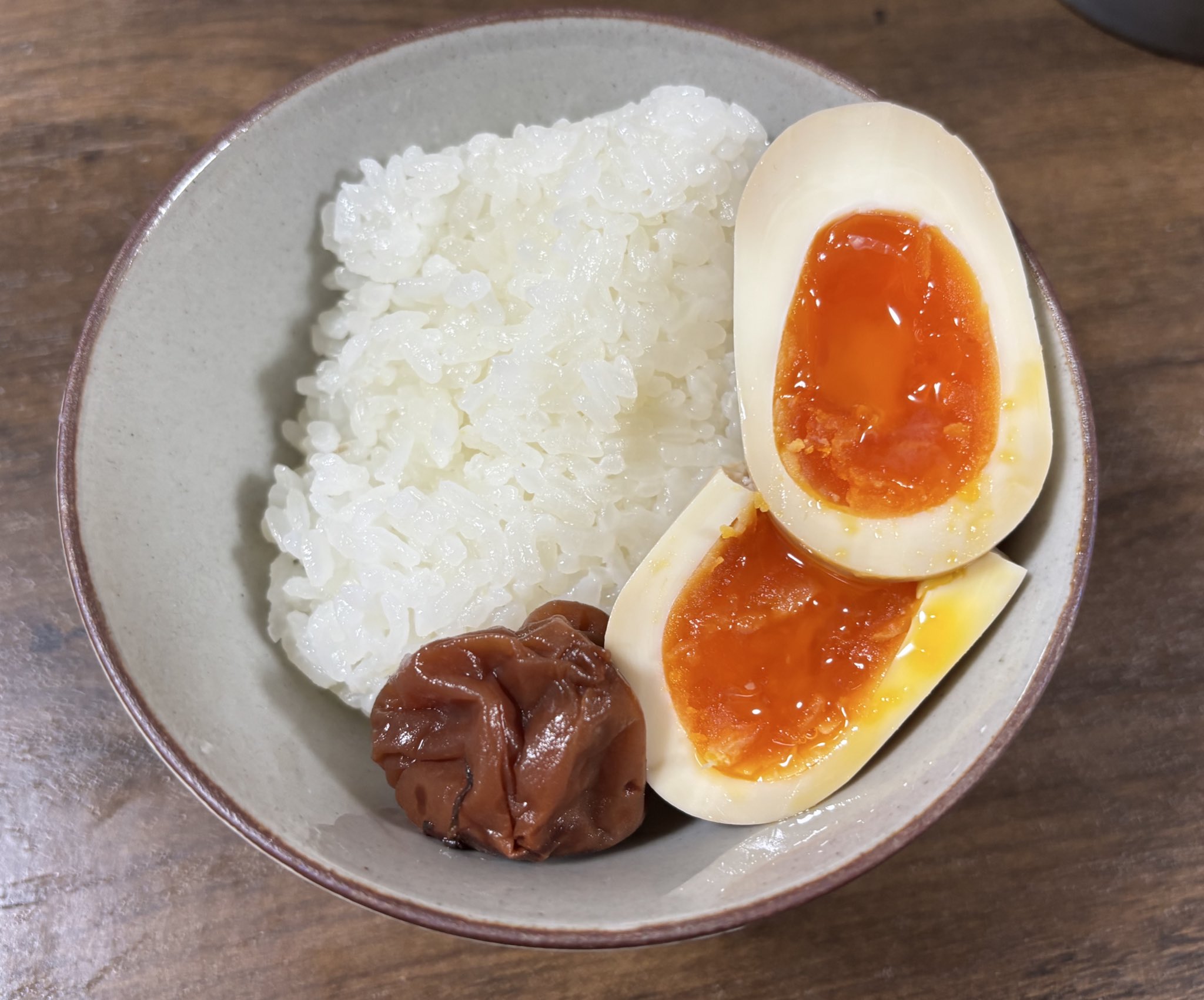 油不使用 チョコ不使用 レンジ使用 ココアパウダーとはちみつと卵で 『マグカップココアブラウニー』 混ぜてチンするだけ👐生理中の甘いもの&チョコ欲を満たしながら ダイエット中の冷え解消＋便秘解消も❗️ ヨーグルトやベリーソースをかけても最高に美味しいよ