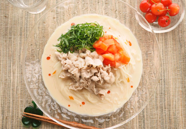 そうめんアレンジ！豚こまと素麺のチャンプルー風♪