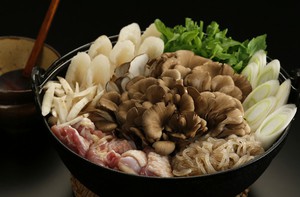 料理 きのこのバター醤油ホイル焼き＜酒処 鉄板すっくん＞繁華街に隠れた地元に愛される名店広島市中区のおすすめグルメなら旅色