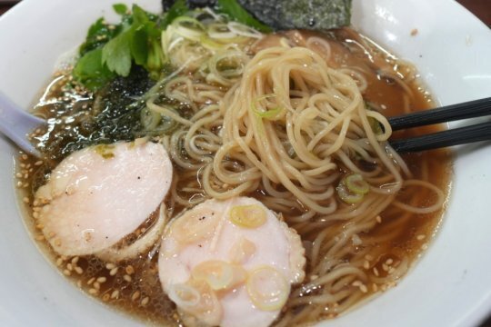 阪急石橋 阪大坂下の麺屋一得ガツ盛ラーメン！野菜大盛