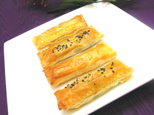 お餅アレンジレシピ 厚切りベーコンと野菜の照り焼き餅