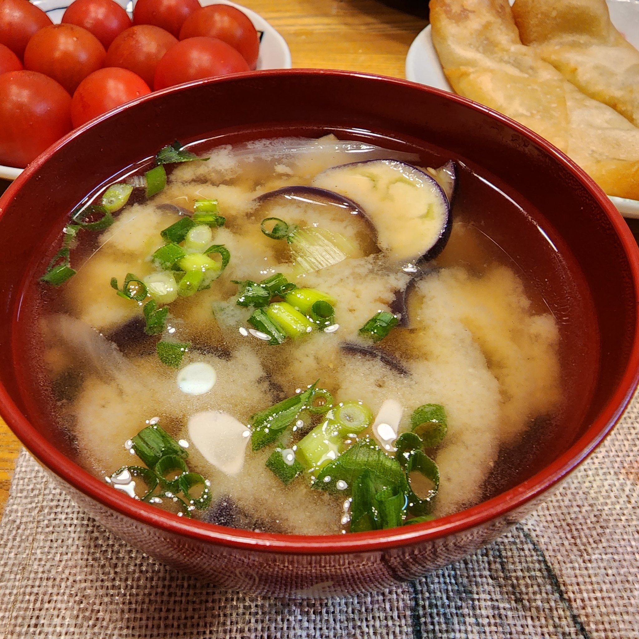 なすと相性のいい具材とは？！味噌汁の人気レシピ20選の人気レシピ・作り方デリッシュキッチン