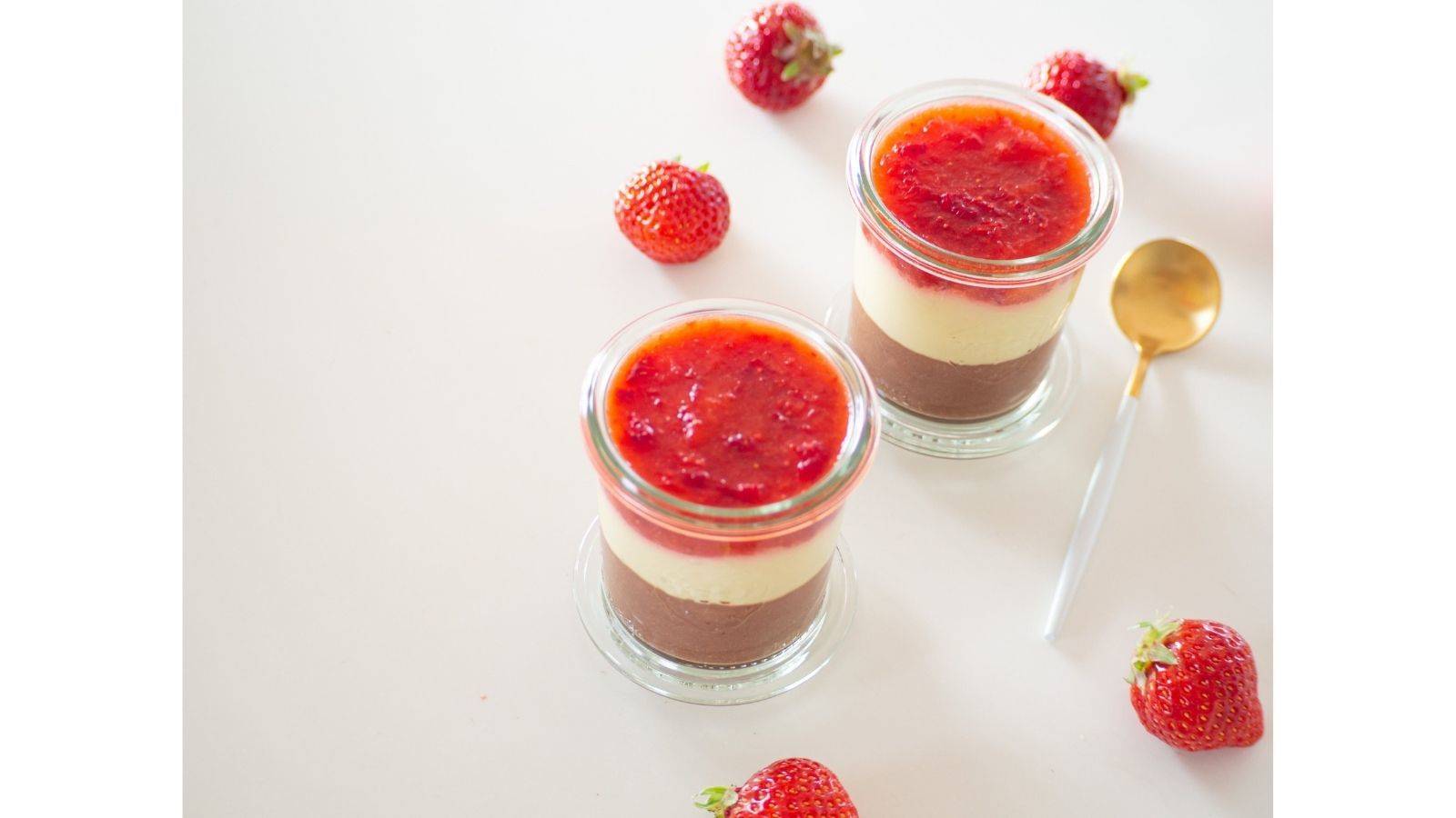 ココナッツウォーター＆イチゴとバナナのジュースレシピ館オーガニック食品通販 ビオフロレスタ