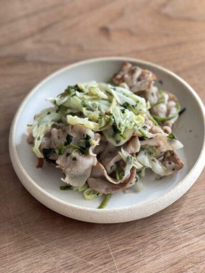 キャベツとえびのねぎ塩炒め