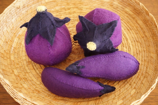 激安で作れる手縫いのおもちゃ!!!! フェルト手芸で手作りの知育玩具子供が大好きそうなおもちゃ手縫いおもちゃ激安で作れるおもちゃ手作りおもちゃ