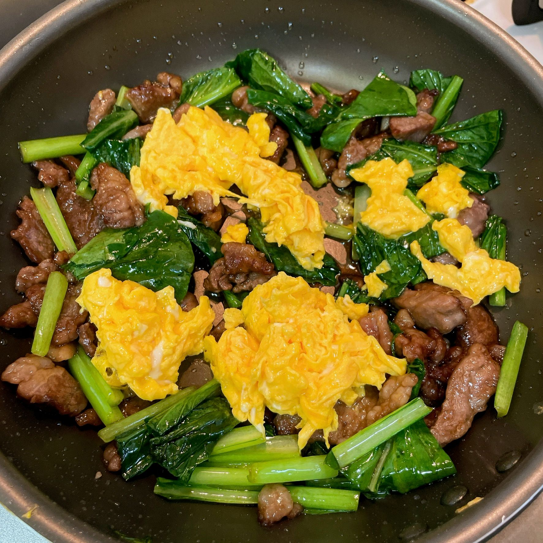 牛肉と小松菜のふわたまオイスター炒め♩