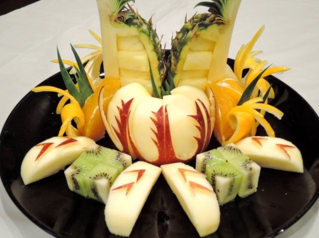 カットフルーツで簡単！ 彩りフルーツサラダ