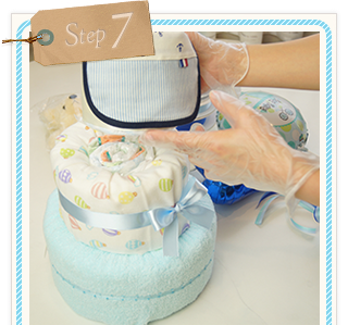 実践 手作りおむつケーキ、手頃な材料で豪華に見える作り方を紹介
