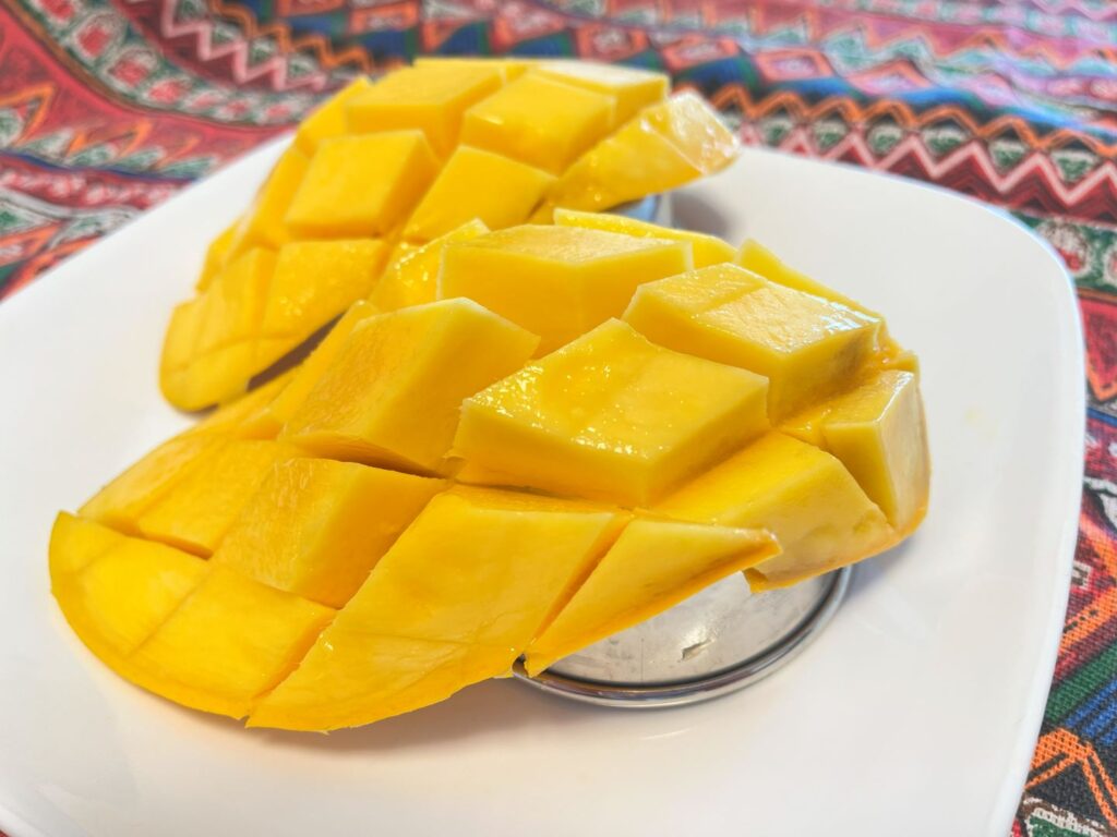 飲むヨーグルトでマンゴーラッシ