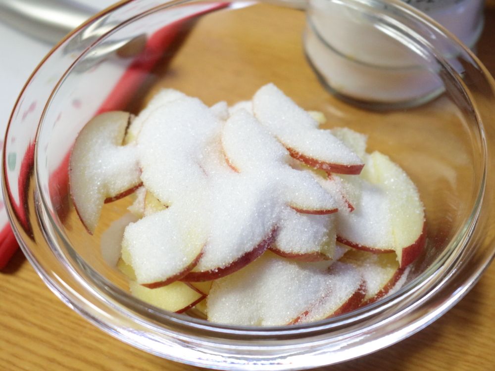 薔薇にじょうろ。兵庫県のアップルパイ専門店 ジョバンニ カンパネルラ