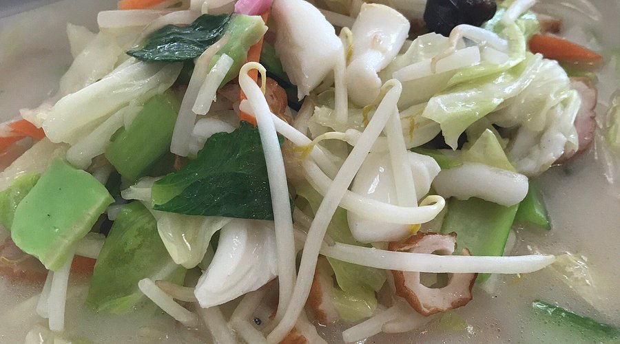 🍜 ナガサキの鐘 豊中店@nagasakinokane・ 🚃服部天神駅 江坂駅 大阪府豊中市小曽根4-2-8 ・ 初めての来店。ずっと気にはなってたから嬉しい♡ ⁡ ○ 長崎ちゃんぽん ¥690 ○ 大麺 ¥710 ○ 海老マヨネーズ ¥1.000 ○ 豚肉の天ぷら ¥760⁡ 定番商品の長崎ちゃんぽんと