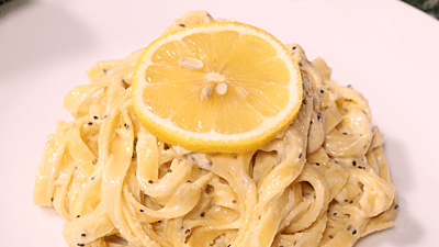 ベーコンとほうれん草の生フェットチーネ