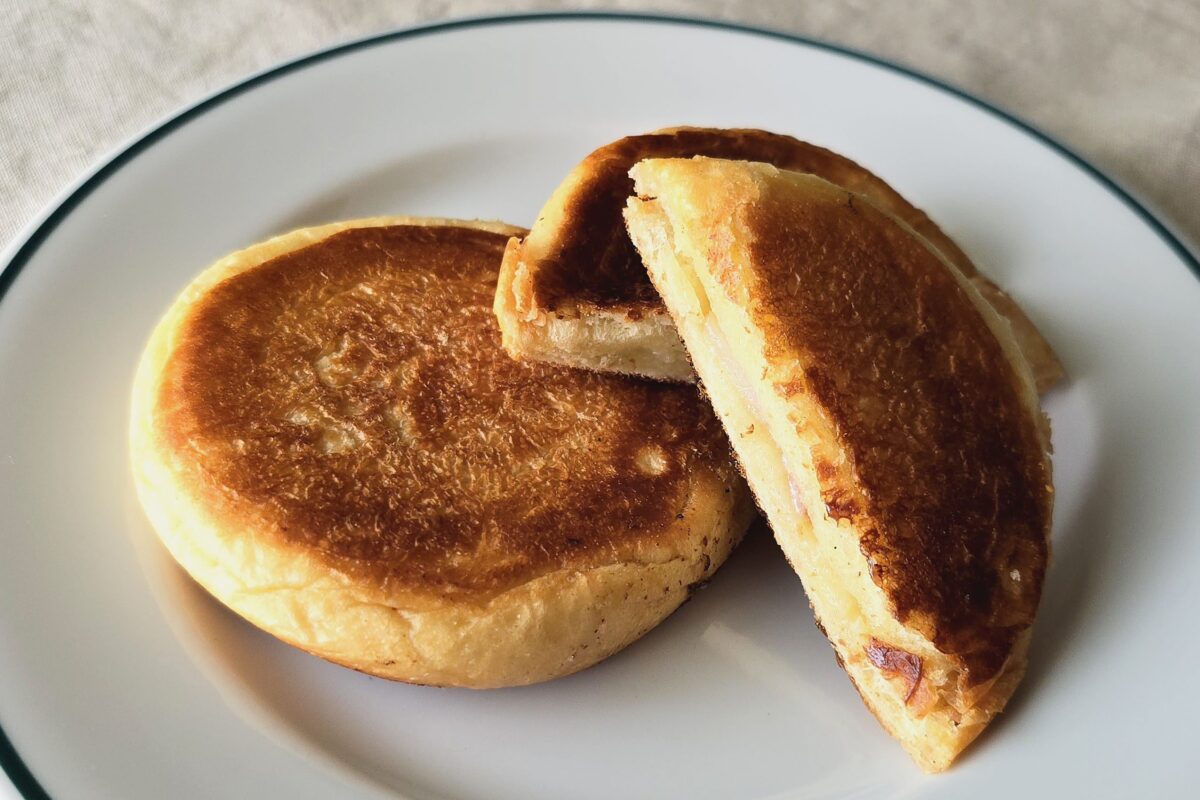 市販のバターロールが激変！食感最高な「スイートブール」の作り方ママリ