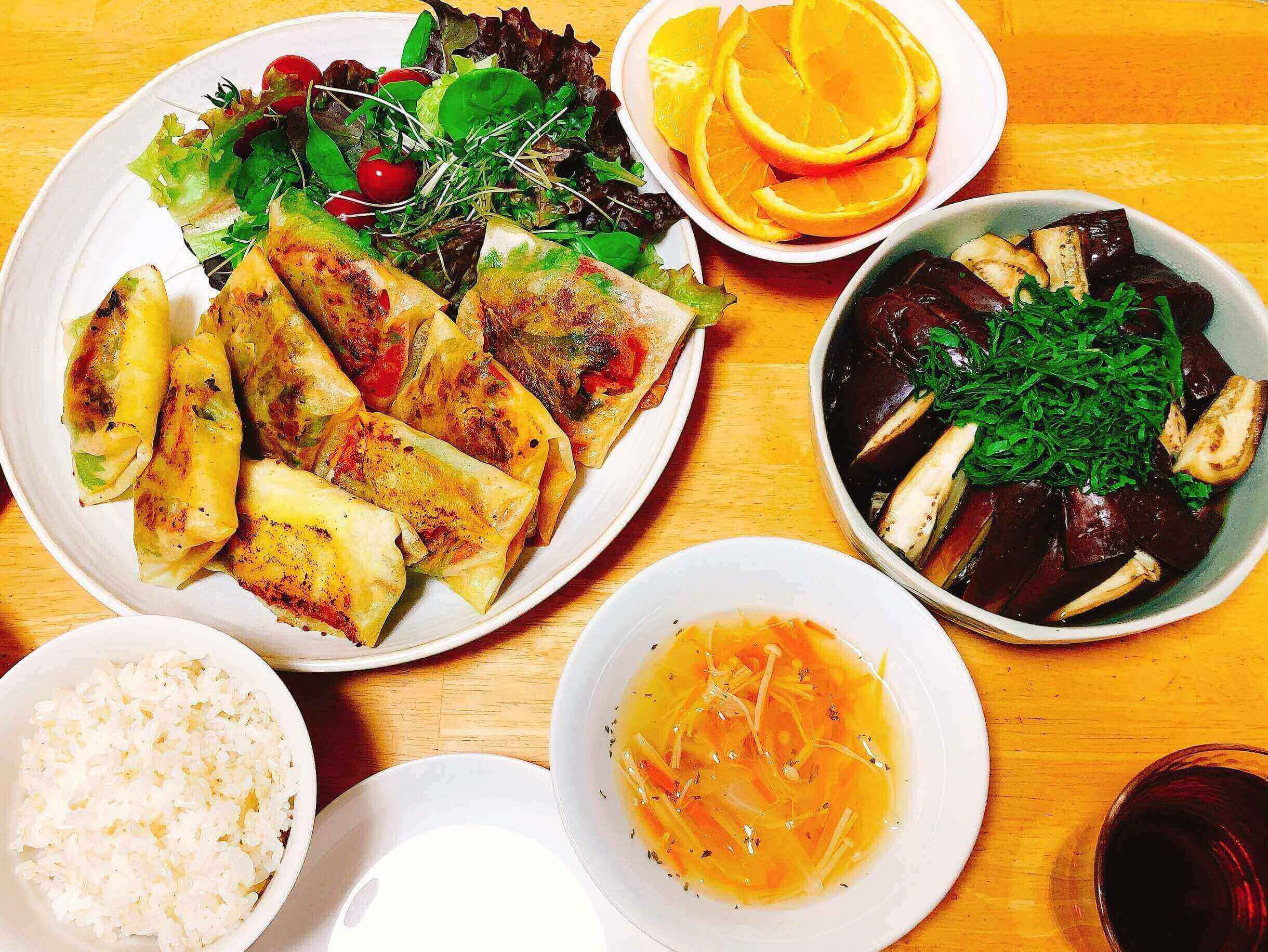 夜ご飯 📝 献立 ＊赤カレイの煮付け ＊春キャベツと新玉ねぎのお味噌汁 ＊オクラのおかか醤油 ＊ポテトサラダ ＊フルーツトマト ＊🍇新生活にバタバタしていて久しぶり投稿になりました☺️ 旬の赤カレイは煮付けに、 春キャベツと新玉ねぎはお味噌汁に♡ あとは