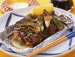 甘塩鮭とじゃがいもときのこのホイル焼き