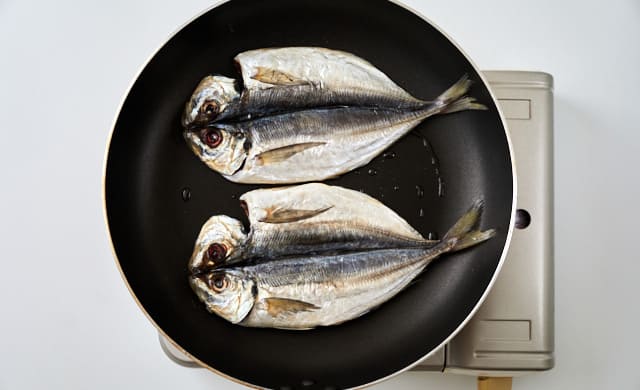 干物の焼き方 フライパンで焼くプロのテク!冷凍干物もOKほほえみごはん-冷凍で食を豊かに-ニチレイフーズ