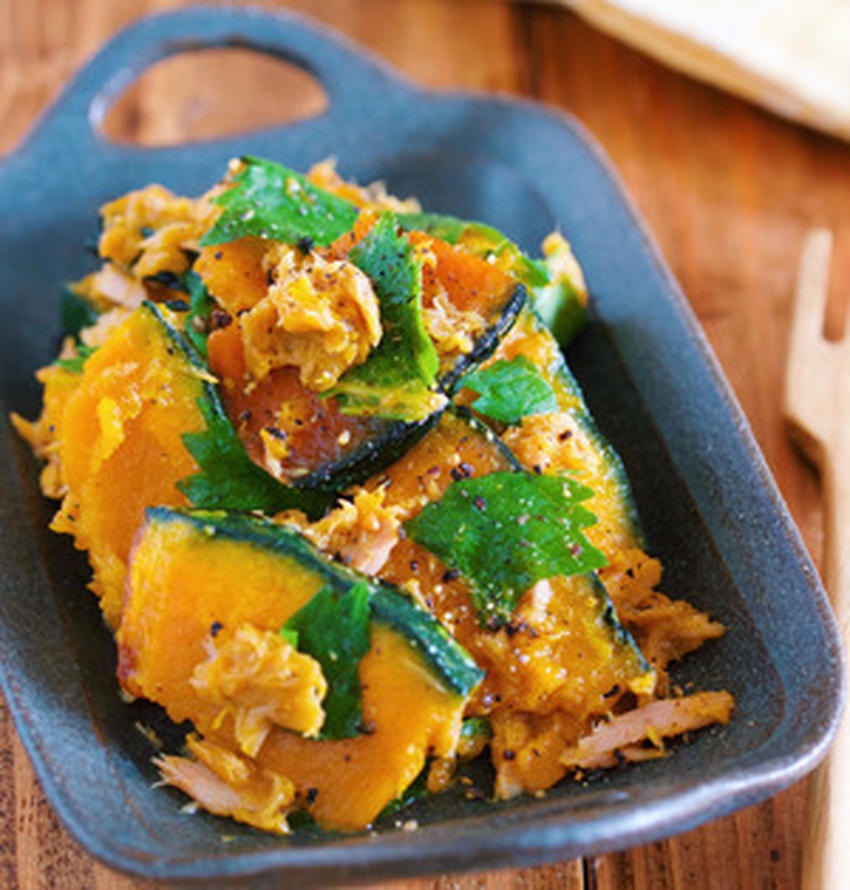 キキ 蓋はのせるだけ←弁当作ってます2025 06 09 月曜日 雨 もしかすると梅雨入り?☔️ 今日のキキ弁 丸ごとズッキーニの肉巻き 弁当 旦那氏ごはん240g キキごはん150g さつまいもデリ風 お義母さんのひじき 紫キャベツの甘酢 その他、いつもと同じ 雨の月曜日っー