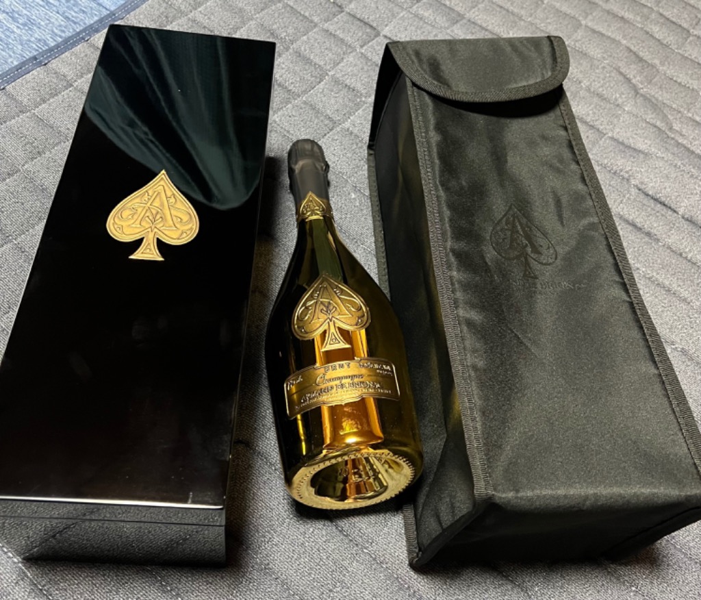 シャンパンに賞味期限はある？古いシャンパンを飲むときのポイントも - macaroni