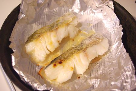 料理がラクになった。セリアの「くっつきにくいホイル」が本当にくっつかなくて感動 ！ 100均便利アイテム- CanCam.jp キャンキャン