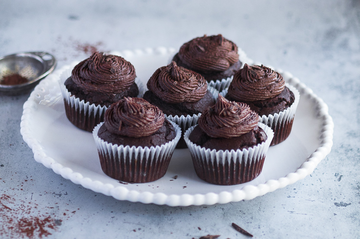 贅沢チョコチップが主役！カップケーキのレシピセブンプレミアム公式