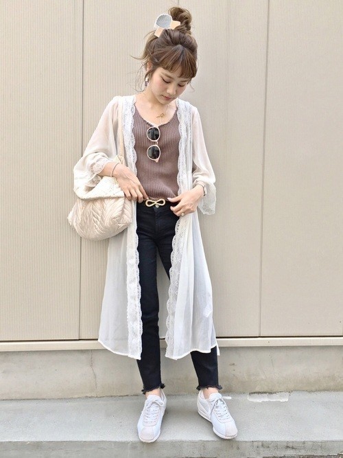 2024年最新 バーベキューにおすすめ!大人女性向けカジュアルコーデ12選 - LOCARI ロカリ