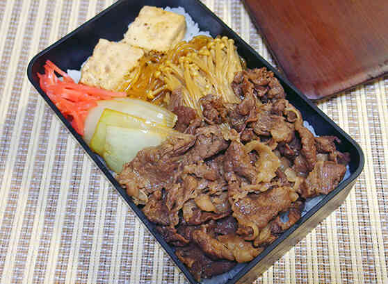 牛肉のすき焼き風煮 病院食の紹介スタッフブログ 愛知県豊橋市の精神科病院 可知記念病院