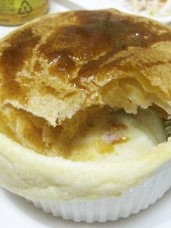 簡単スープレシピ クラムチャウダーのポットパイ