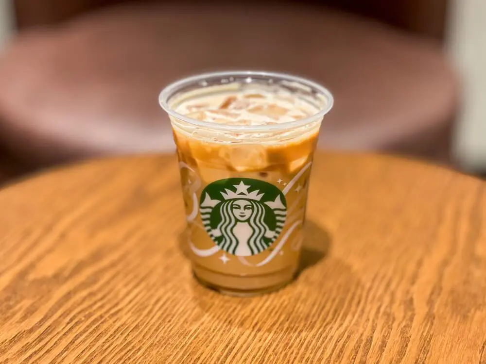 スタバ新作 エスプレッソが通常の3倍入った「トリプルエスプレッソ ラテ」を飲んでみたら、め~っちゃ濃いぃぃ! → 濃くした理由を問い合わせてみたロケットニュース24