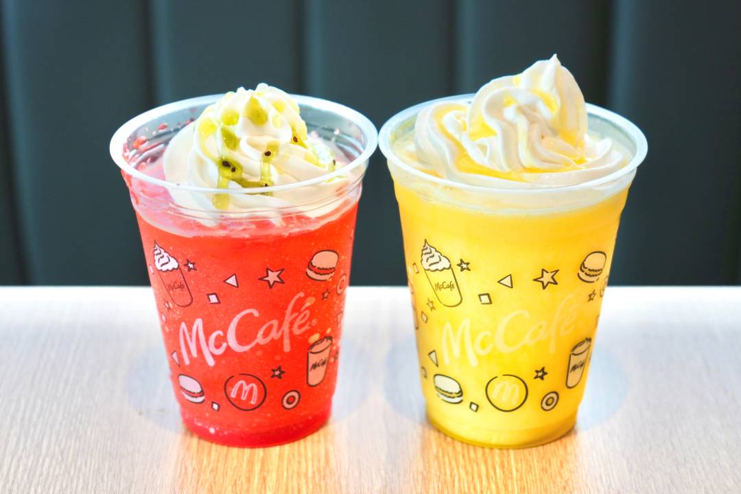 実食レビュー マクドナルド“寄り道マックキャンペーン第3弾”の新作ドリンクを飲み比べ！ミックスベリーヨーグルトスム―ジー・ブルーベリーチーズケーキ フラッペ・バナナマカロンの魅力を徹底解剖子育てとちょっといい暮らし