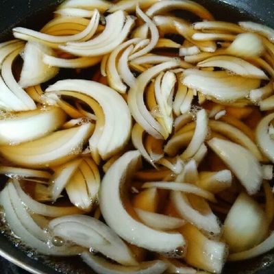 牡蠣フライ卵とじ丼を黒背景で撮影の写真素材109006318- PIXTA