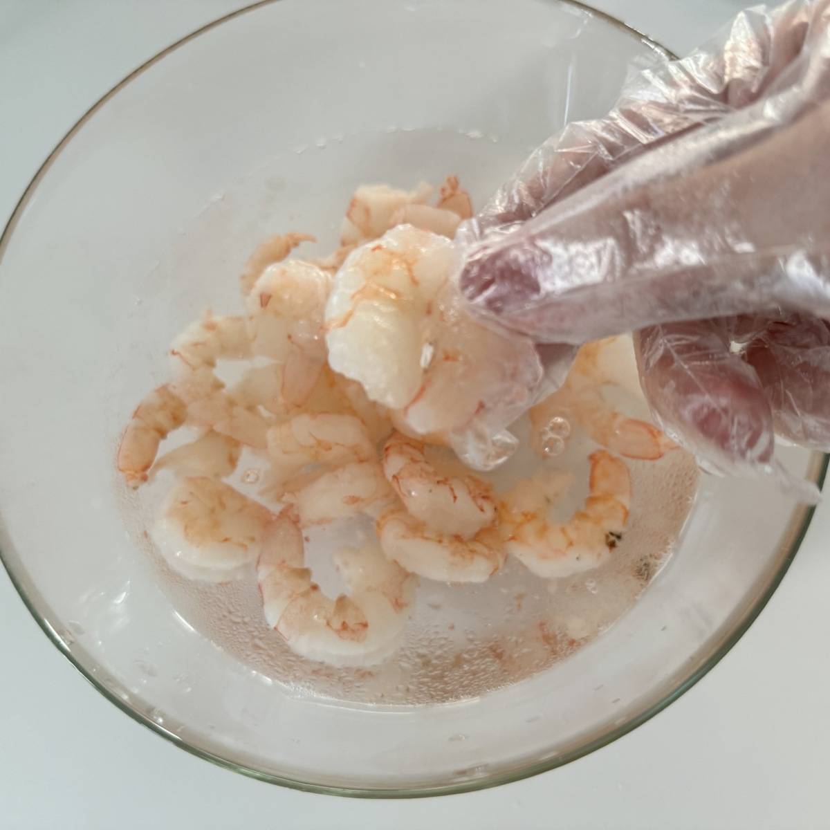 エビの冷凍保存 下処理で臭み解消！塩水解凍テクも紹介！ほほえみごはん-冷凍で食を豊かに-ニチレイフーズ