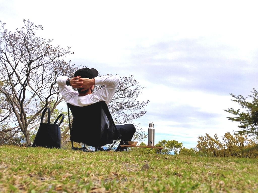 最強ソロキャンプ料理レシピ シェラカップで作る簡単キャンプ飯5選! 炊き込みご飯・カレー・パスタまで 5ページ目- ハピキャンキャンプ ・アウトドア情報メディア