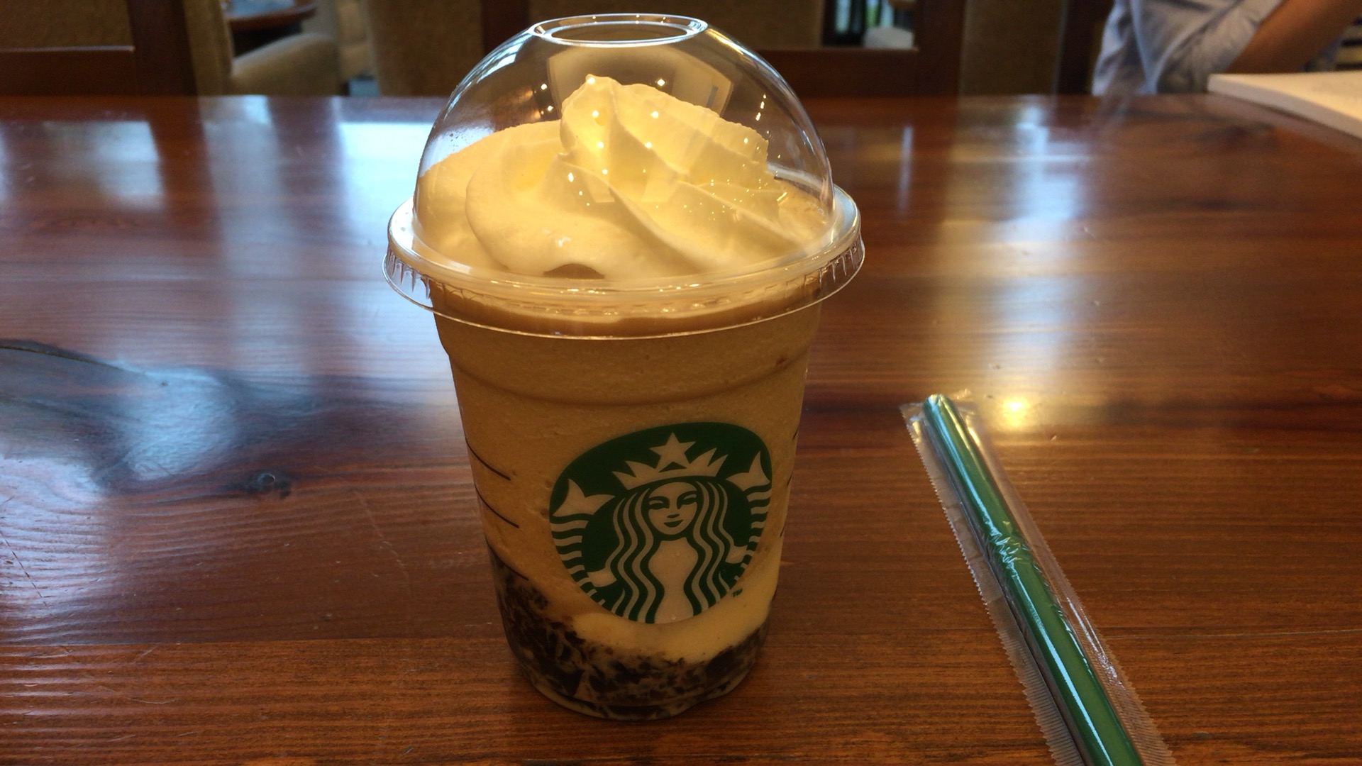 コンビニで買えるスタバ アイスアメリカーノ はキレのある後味!カロリー・口コミ - epuron