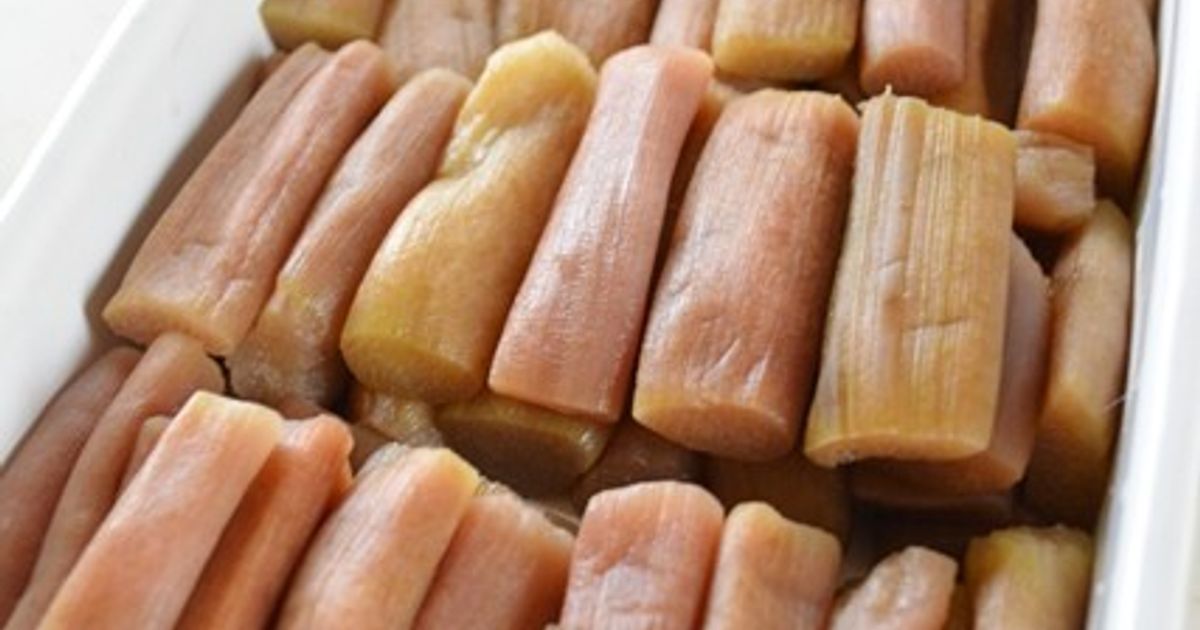 ずいきの下ごしらえ