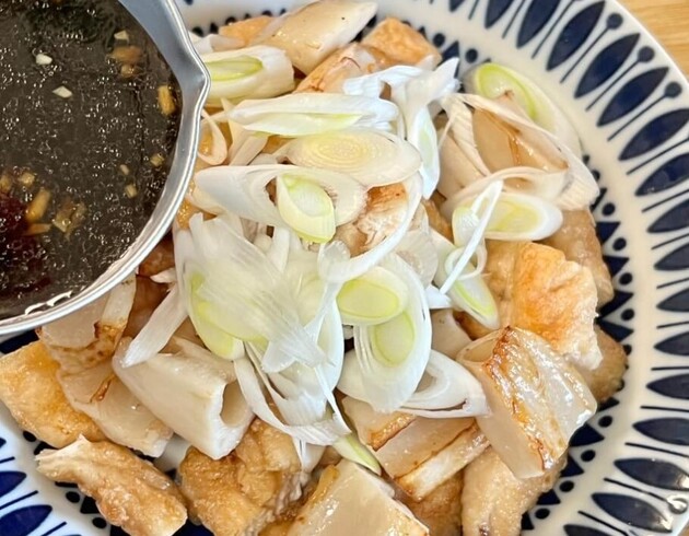 飯テロすぎ！ 「鶏ささ身とれんこんの香味ねぎだれ」さすがコウケンテツさん「悪魔的ウマさ 泣 」ネギどっさりも最高～！ヨムーノ