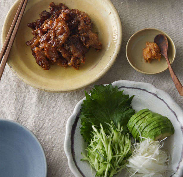 長谷川あかりのご自愛ごはん vol.10 包丁いらずで作れる！「千切りキャベツとクリームチーズの春巻き」＠BAILA