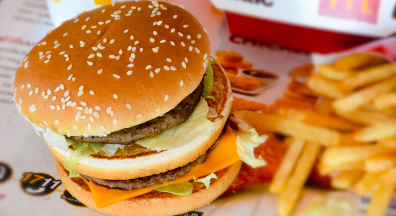 ダイエット中のビッグマックVSダブルチーズバーガー、どっちがマシ？bizSPA