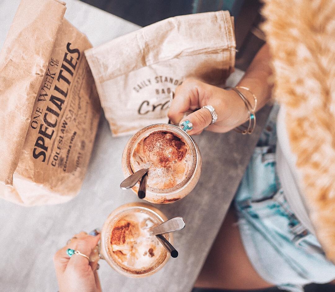 ドリンク映え」できてる？タピオカやフラペチーノがお洒落に撮れる持ち方♡APPTOPI