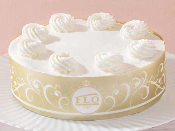 ホールケーキについて🎂 🍓グランショートケーキ 4号サイズ 直径12センチ3,600円 5号サイズ 直径15センチ4,700円6号サイズ 直径18センチ5,800円 北海道産生クリーム、ふわふわのスポンジと苺で 4層に仕上げた定番だけど贅沢なショートケーキです🎂・チョコレート