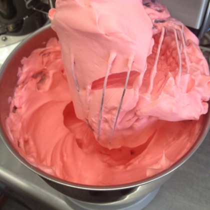 エシレ初のマカロンはたっぷり絞ったバタークリームが主役！ 食べログマガジン- Yahoo!ニュース