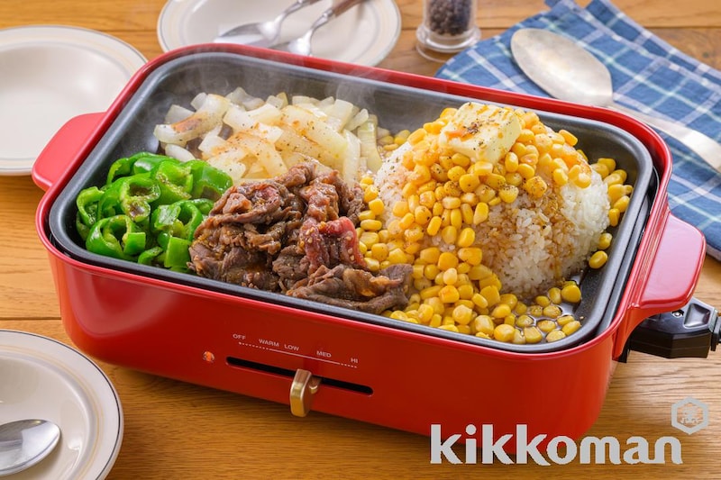 ガーリックビーフライス、コーンのレンジ蒸し、ベビーリーフ＆きゅうりサラダ、ブロッコリーとミニトマトのスープ 2人分